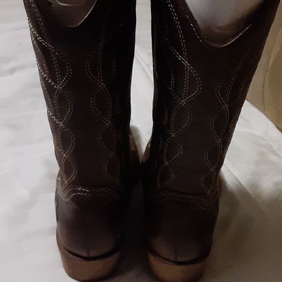 Boots - Picture 2 of 8